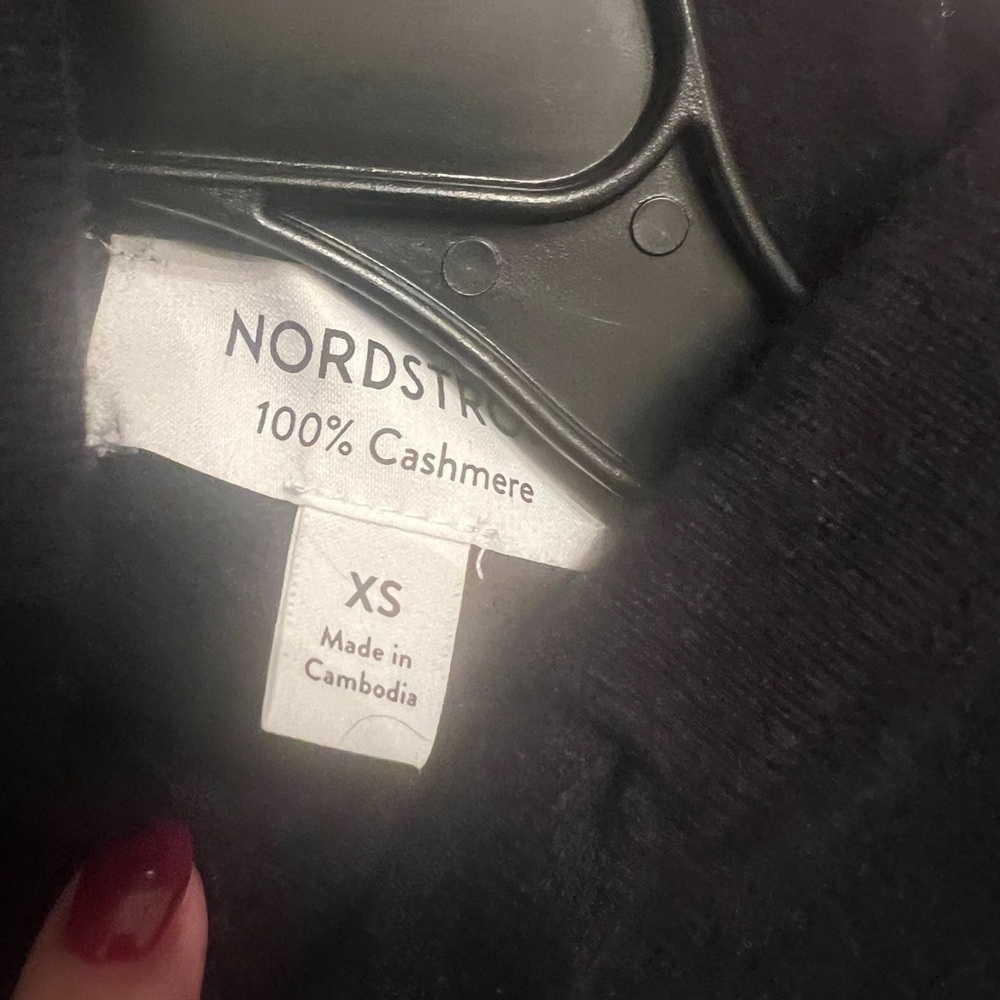 100% cashmere Nordstrom Hoodie NWOT xs - Picture 2 of 4